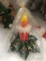 Рождественская свеча с листьями