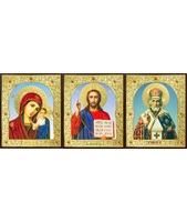 Икона Тройник, лик Софрино арочный 24-Г-2 31х13 см деревянный прямой киот на подставке, лик 30х12 арочный Софрино, оклад (риза) золото