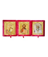 Бархатный складень тройной лик 10х12 Софрино цветная одежда Б-223-3-К с золотым окладом, замочком и вышитым крестиком по средине, 39х15х6 см